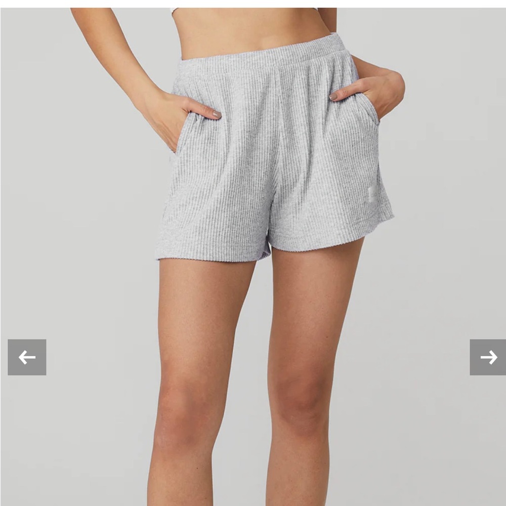 Alo Yoga Muse Shorts